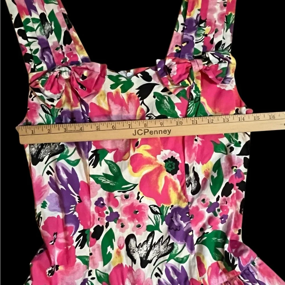 Fun Floral 90โs Dress with flair skirt - - Picture 11 of 13
